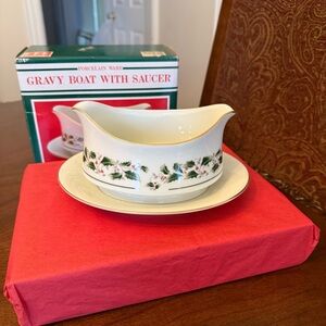 Vintage Porcelain Ware Gravy Boat w/Attached Saucer -Caldor Stores Made in Japan